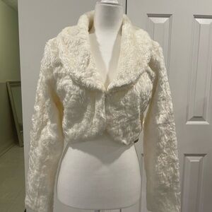 Isabella Rodriguez Cropped faux fur jacket Ivory NWT